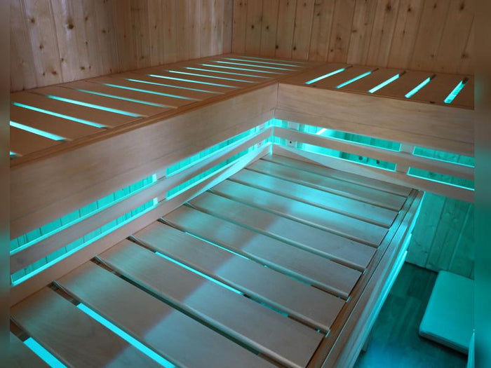 Karibu RGB+W Leuchtenset 4x750mm mit Fernbedienung/Bankunterbeleuchtung